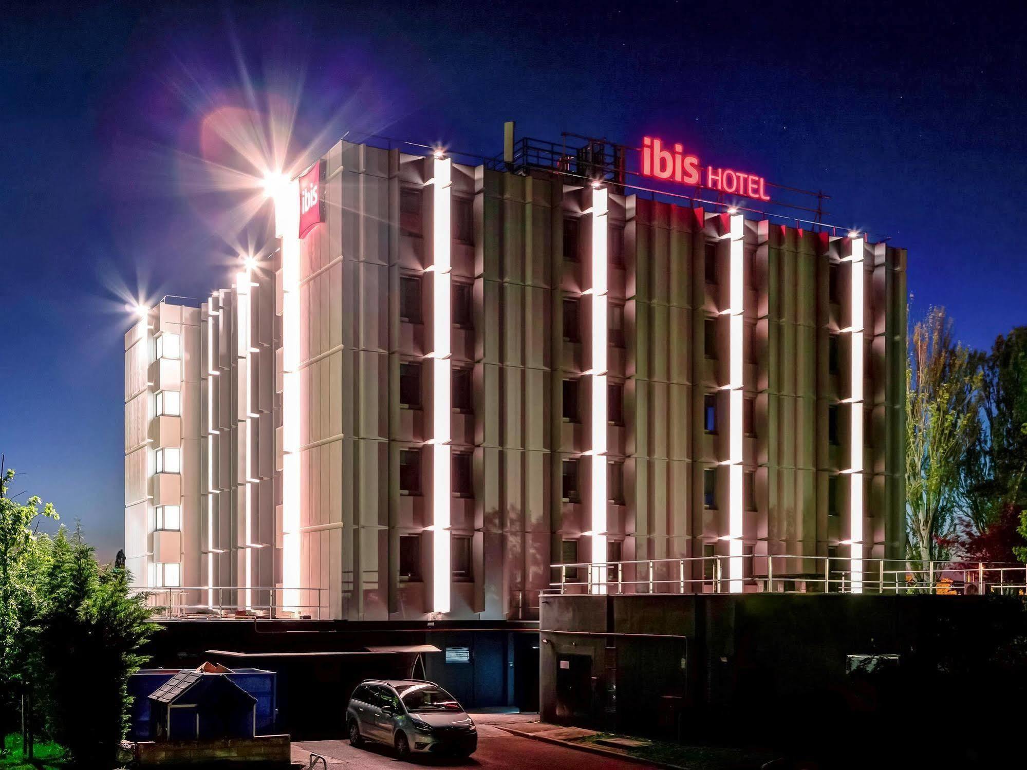 ibis Lyon Est Bron Hotel Exterior foto